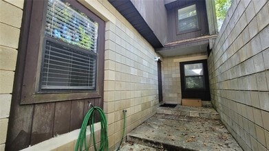 7019 SW 44 Ave in Gainesville, FL - Building Photo - Building Photo