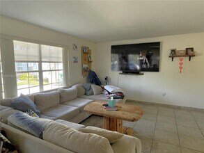 9810 SW 222nd Terrace in Cutler Bay, FL - Building Photo - Building Photo