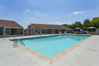 Mandolin Terrace in Nashville, TN - Foto de edificio - Building Photo