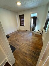 953 W Main St in Madison, IN - Foto de edificio - Building Photo