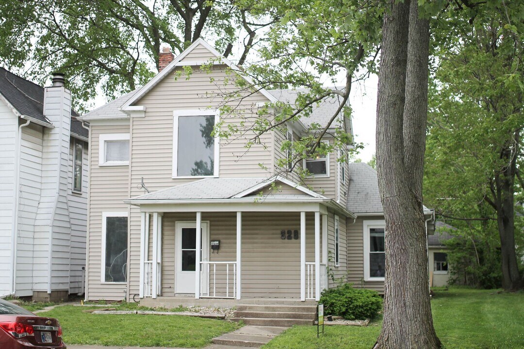 830 W North St in Muncie, IN - Building Photo