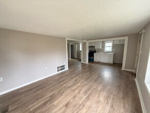430 Dunlap St in Lansing, MI - Building Photo - Building Photo