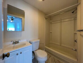 105 Ashland St in Manchester, NH - Building Photo - Building Photo