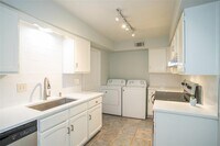 355 N Post Oak Ln photo'