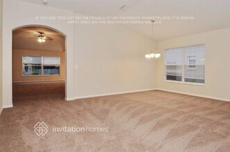 12069 Warwick Cir in Parrish, FL - Foto de edificio - Building Photo