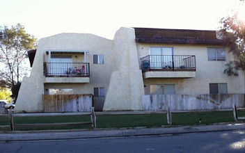 Larkspur Apartments in Adelanto, CA - Building Photo - Building Photo