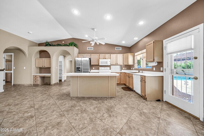 5639 E Aire Libre Ave