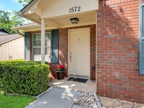1572 Cinnamon Bear Cir in Tallahassee, FL - Building Photo - Building Photo