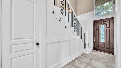 219 April Waters Dr W in Montgomery, TX - Foto de edificio - Building Photo