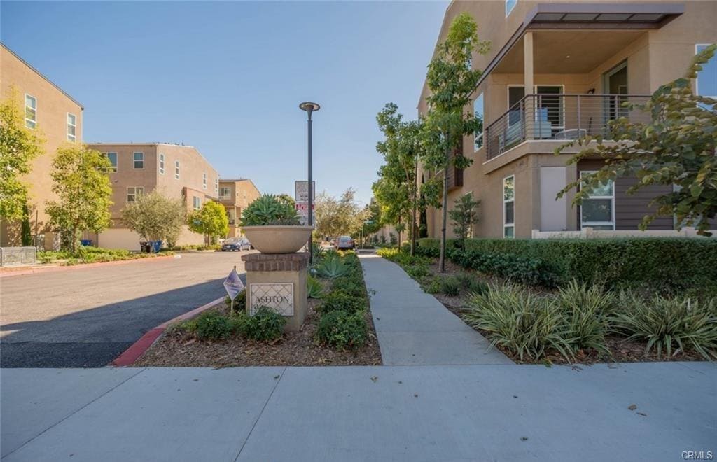 20625 Desert Ash Ln in Los Angeles, CA - Building Photo