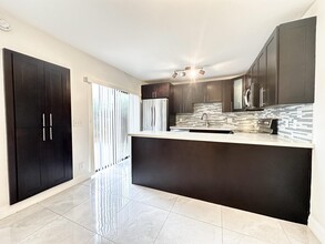 9934 NW 6th Pl in Plantation, FL - Building Photo - Building Photo
