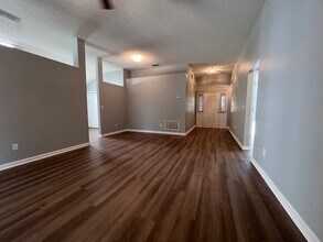 795 Bellshire Dr in Orange Park, FL - Building Photo - Building Photo