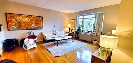 573 Washington St, Unit 19 in Brookline, MA - Building Photo - Building Photo