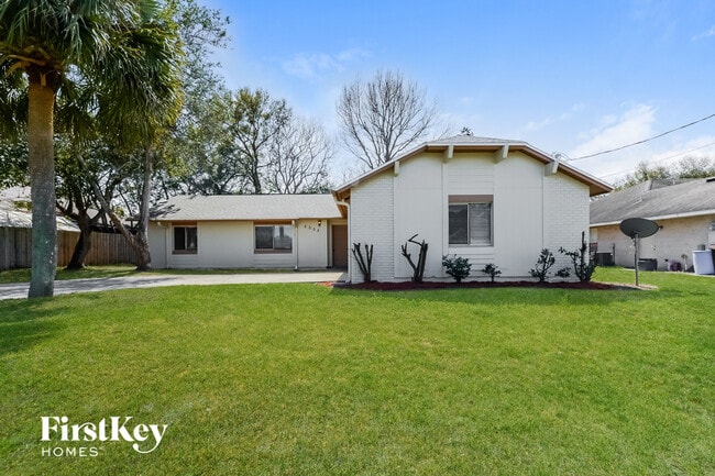 property at 2005 N Parkton Dr