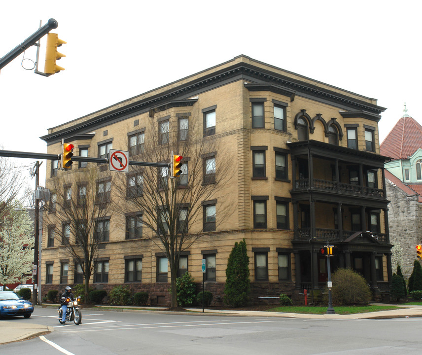 The Berkshire in Williamsport, PA - Foto de edificio