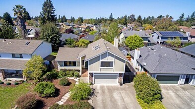 1164 Santa Cruz Way in Rohnert Park, CA - Building Photo - Building Photo