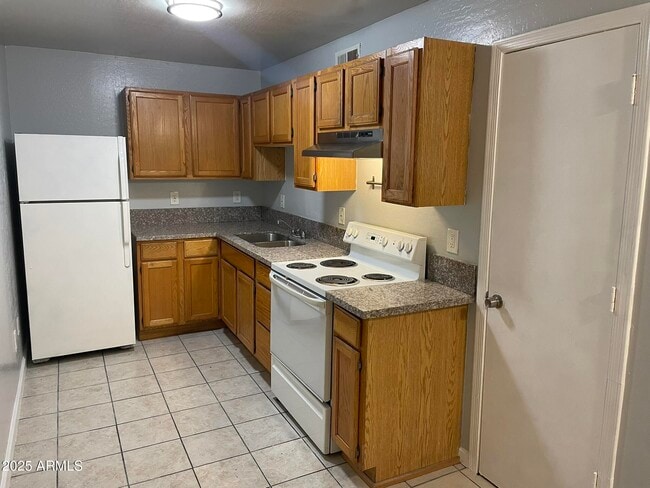 property at 602 E Townley Ave
