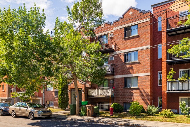 3015 Rue Gilford in Montréal, QC - Building Photo - Primary Photo