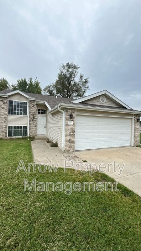 property at 200 W Irving St