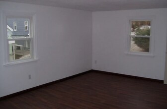 2 Farwell St in Worcester, MA - Building Photo - Building Photo