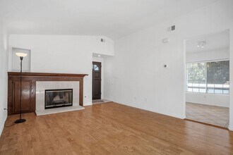 5532 Las Virgenes Rd in Calabasas, CA - Building Photo - Building Photo