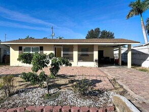 6002 Lords Ave in Sarasota, FL - Building Photo - Building Photo