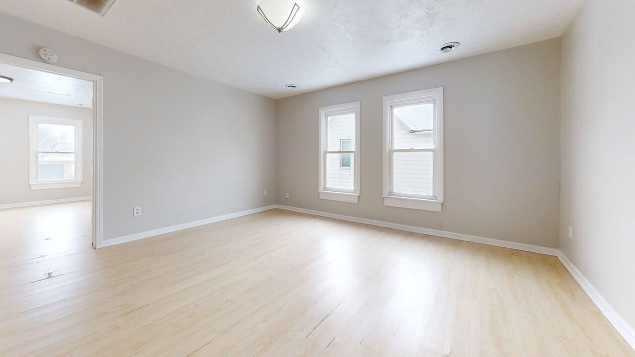 3130 W 30th St in Cleveland, OH - Building Photo