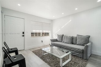 4421 NW 9th St in Miami, FL - Building Photo - Building Photo