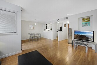 435 Virgil Ave in Los Angeles, CA - Building Photo - Building Photo