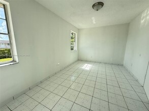 548 SW 17th Ave in Homestead, FL - Building Photo - Building Photo