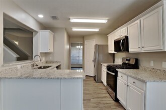 4104 Caneshaw Dr in Pearland, TX - Building Photo - Building Photo