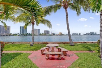 2170 Bay Dr in Miami, FL - Building Photo - Building Photo