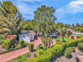 2417 Sunnyside Ridge Rd in Rancho Palos Verdes, CA - Building Photo