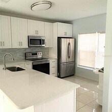 1051 Dudley Dr in Kissimmee, FL - Building Photo - Building Photo