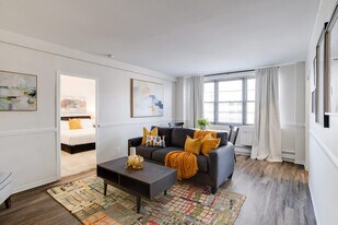 105 W 39th St in Baltimore, MD - Building Photo