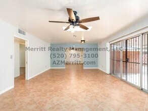 215 N Bentley Ave in Tucson, AZ - Foto de edificio - Building Photo