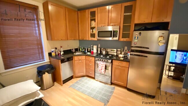 16 Foster St, Unit 4