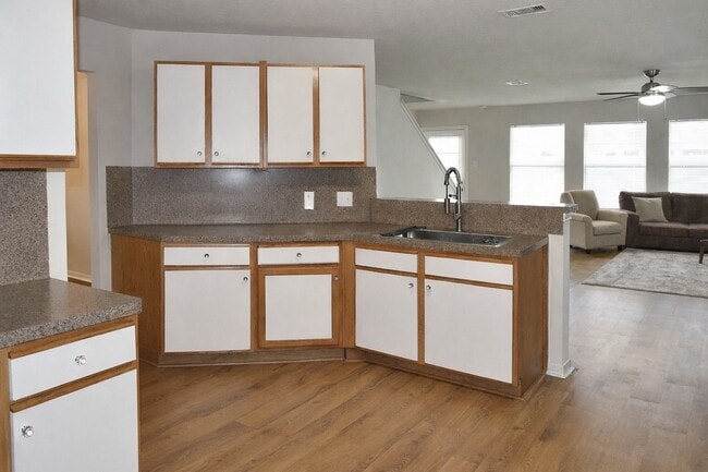 1106 Mossy Branch St