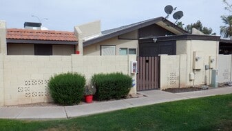 712 N Santa Barbara #16 in Mesa, AZ - Building Photo