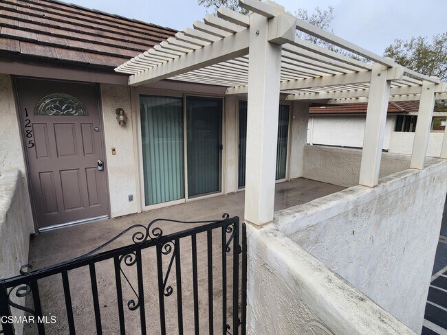 1285 Landsburn Cir in Westlake Village, CA - Building Photo - Building Photo