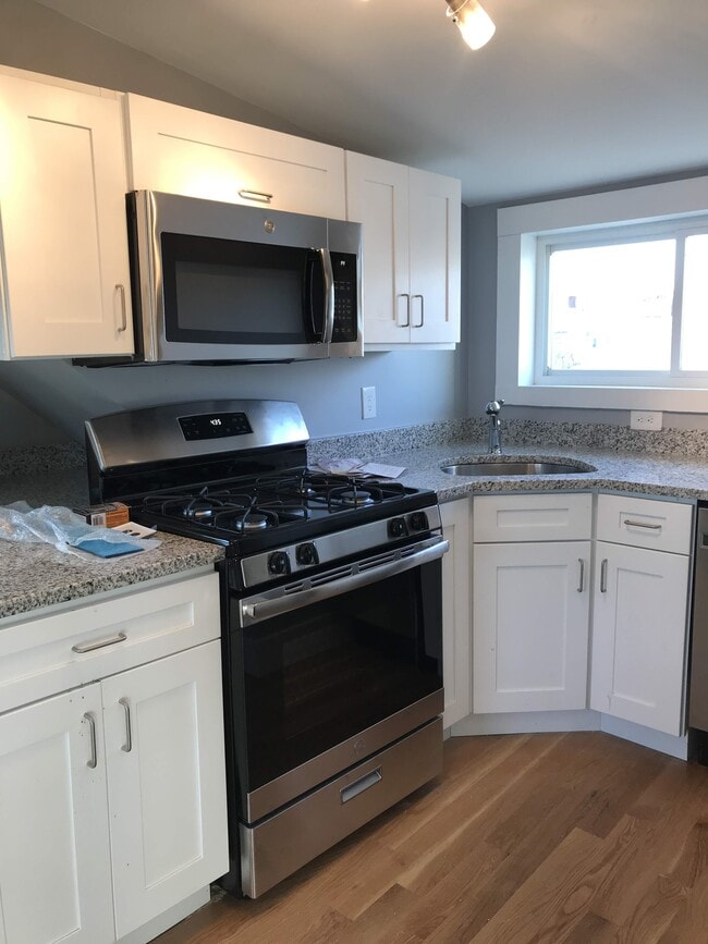 289 Beacon St, Unit 2 in Somerville, MA - Foto de edificio - Building Photo