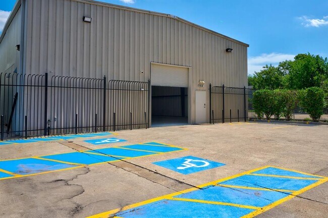 914 Oak Glen Dr in Houston, TX - Building Photo - Building Photo