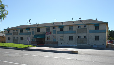 Ten Sixty Apartments in Santa Ana, CA - Building Photo - Building Photo