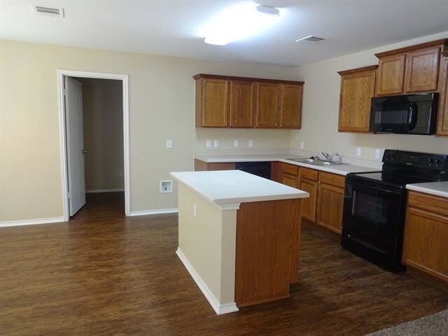13205 Vizquel Loop in Del Valle, TX - Building Photo - Building Photo