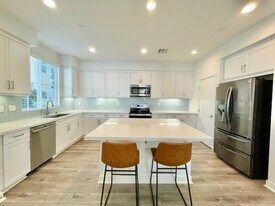 5669 Stinson Wy in Goleta, CA - Building Photo