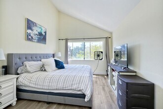 3979 Nobel Dr in San Diego, CA - Building Photo - Building Photo
