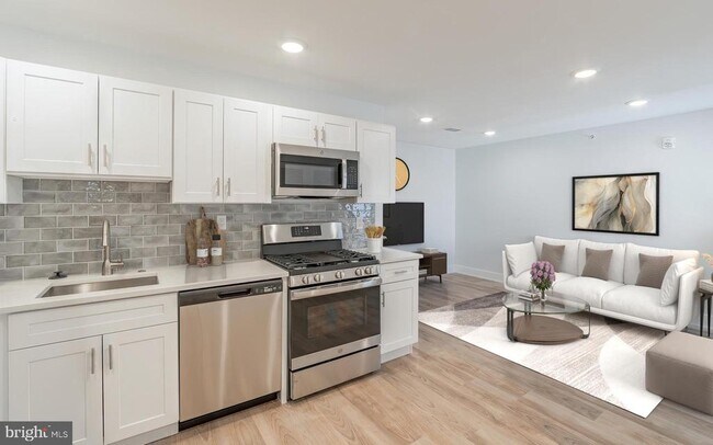 property at 1616 N Bailey St