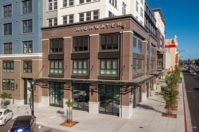 Highwater in Redwood City, CA - Foto de edificio - Building Photo