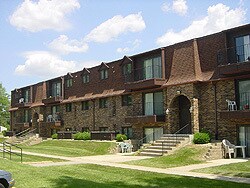 Asbury Court in Cedar Rapids, IA - Foto de edificio - Building Photo