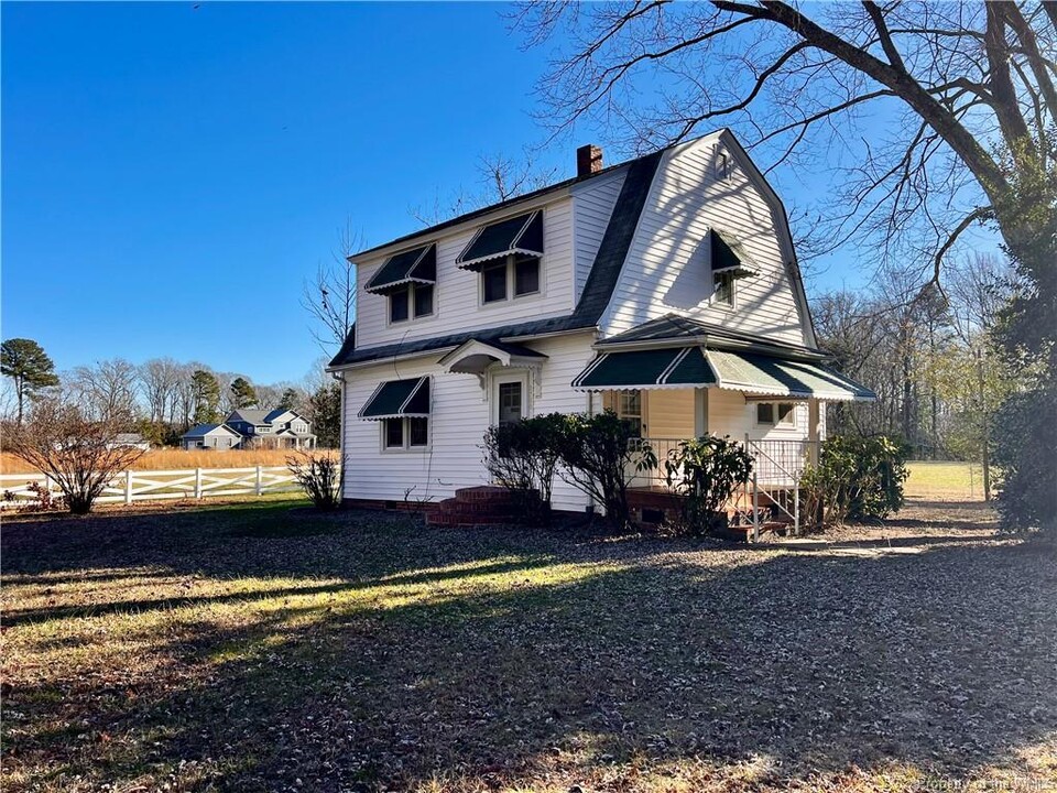 8700 Croaker Rd in Williamsburg, VA - Building Photo